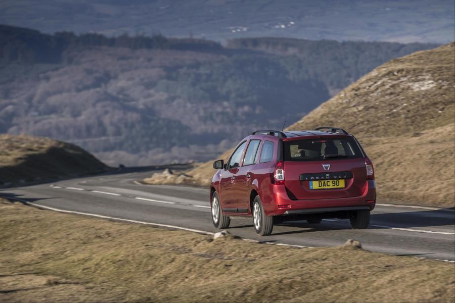  Dacia Logan MCV 2017 года  (UK) (фото 16 из 30)